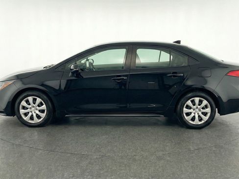 Used 2025 Toyota Corolla LE image 5