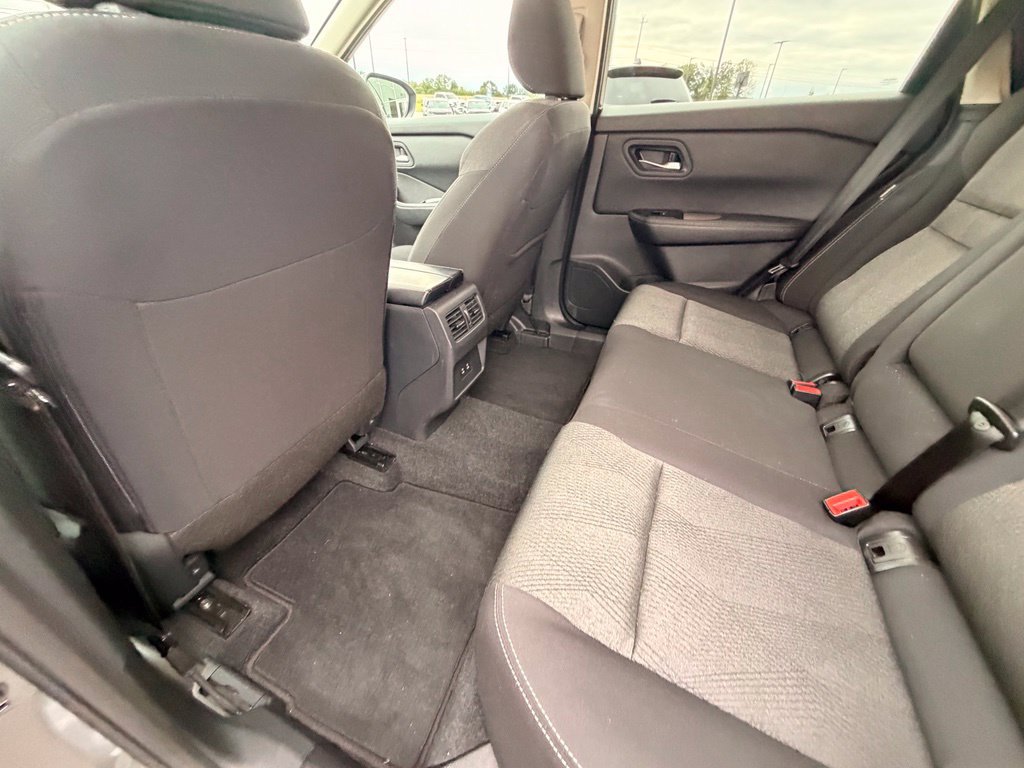 Used 2026 Nissan Rogue SV FWD image 18