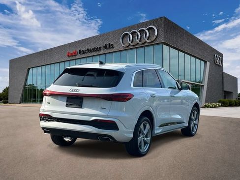 Used 2025 Audi Q5 Premium Plus w/ Premium Plus AWD/4WD image 5