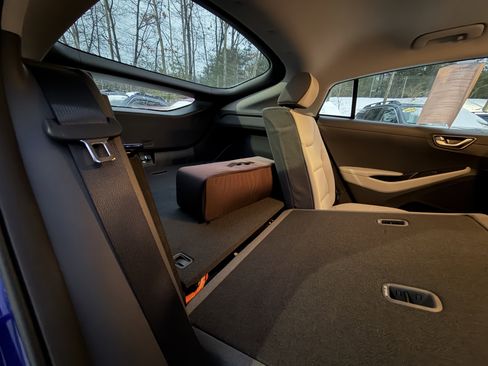 Used 2022 Hyundai Ioniq SEL image 36