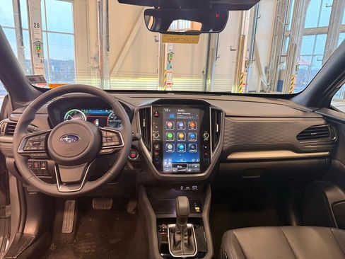 Used 2025 Subaru Forester Limited image 11