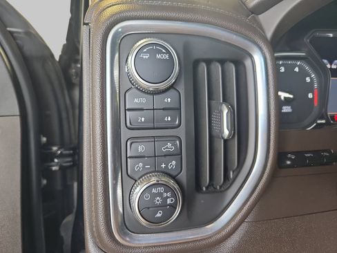 Used 2022 GMC Sierra 3500 Denali w/ Denali Ultimate Package AWD/4WD image 27