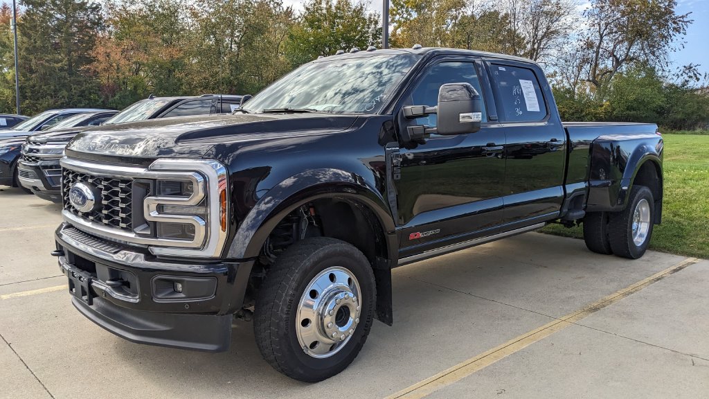 Used 2025 Ford F450 Platinum w/ FX4 Off-Road Package AWD/4WD image 7