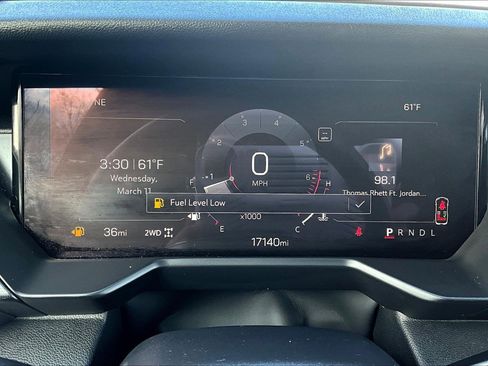 Used 2025 GMC Acadia Elevation w/ Elevation Premium Package image 8