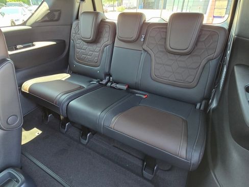 New 2025 Nissan Armada Platinum Reserve image 21