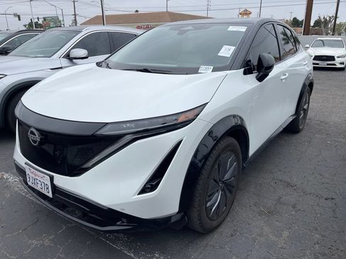 Used 2023 Nissan Ariya AWD image 2