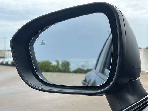 Used 2023 Nissan Rogue S FWD image 17