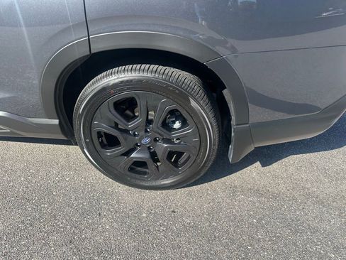 Used 2025 Subaru Ascent Bronze Edition image 11