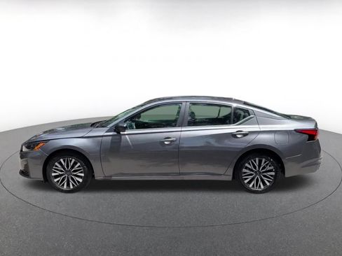 Used 2026 Nissan Altima 2.5 SV FWD image 8
