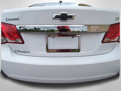 Used 2016 Chevrolet Cruze LT image 27