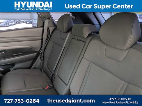 Certified 2025 Hyundai Tucson SE FWD image 12