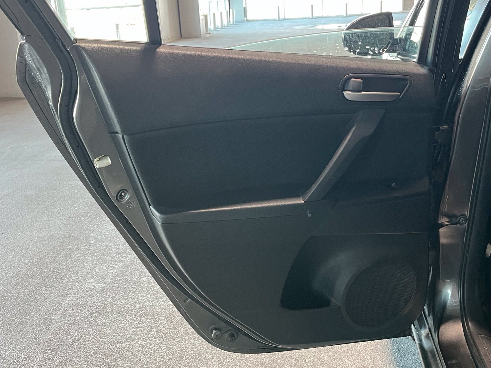 Used 2013 MAZDA MAZDA3 i Touring FWD image 32