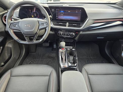 Used 2025 Chevrolet Trax RS w/ Driver Confidence Package FWD image 30