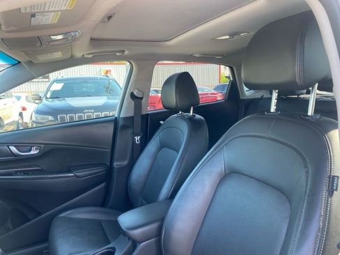 Used 2022 Hyundai Kona Limited image 11