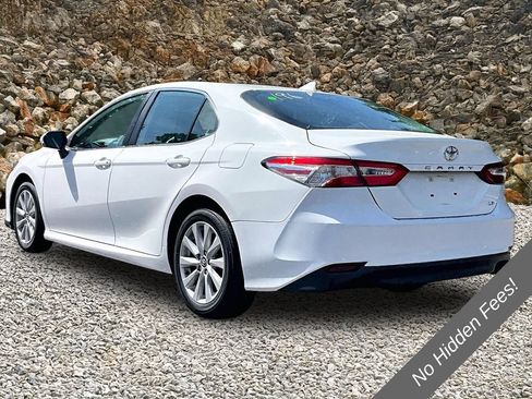 Used 2020 Toyota Camry LE w/ Convenience Package FWD image 11