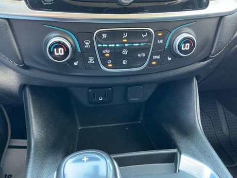 Used 2020 Chevrolet Traverse LT AWD/4WD image 10