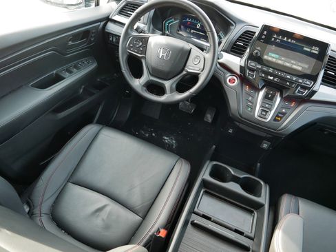 Used 2024 Honda Odyssey Sport image 9