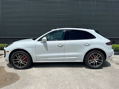 Certified 2023 Porsche Macan S image 2