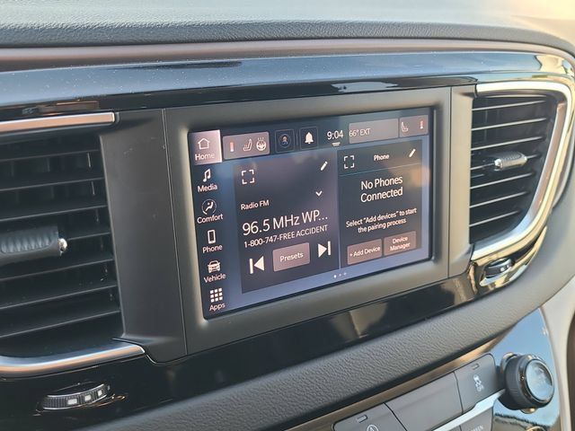 Used 2023 Chrysler Voyager LX FWD image 23