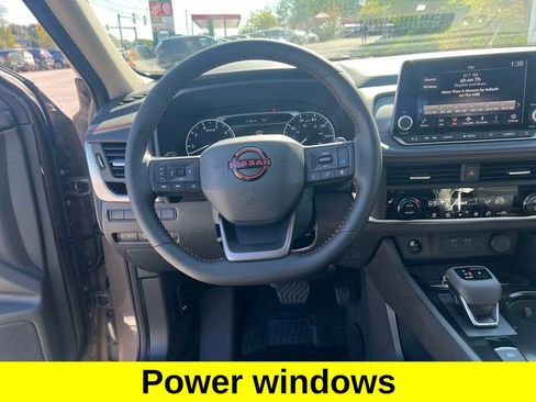 Certified 2025 Nissan Rogue SV image 15