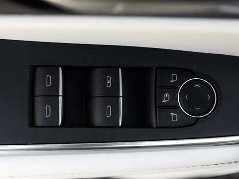 Used 2025 GMC Acadia Denali AWD/4WD image 27