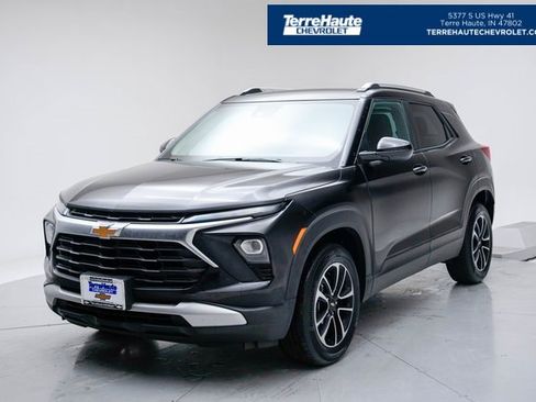 Used 2024 Chevrolet TrailBlazer LT w/ Convenience Package image 1
