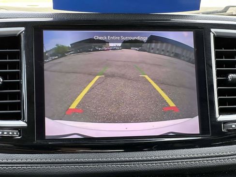 Used 2023 Chrysler Pacifica Limited FWD image 19