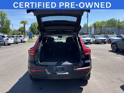 Certified 2025 Volvo XC40 B5 Plus AWD/4WD image 16