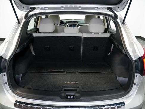 Used 2019 Nissan Rogue Sport SV w/ All-Weather Package FWD image 21