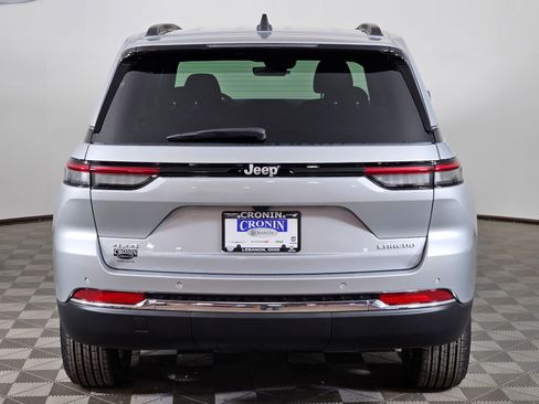 New 2026 Jeep Grand Cherokee Laredo AWD/4WD image 4
