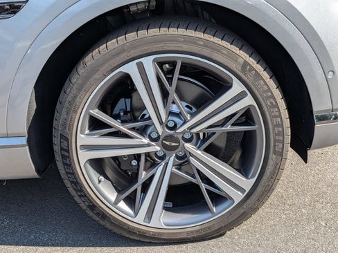 Used 2025 Genesis GV80 3.5T e-SC AWD/4WD image 11