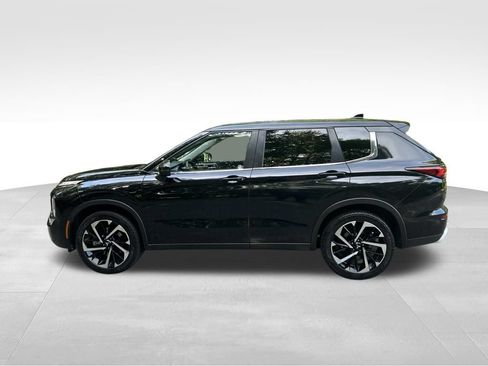 Used 2024 Mitsubishi Outlander SE FWD image 2