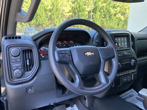 Used 2025 Chevrolet Silverado 1500 Custom w/ Turbomax Blackout Package AWD/4WD image 16