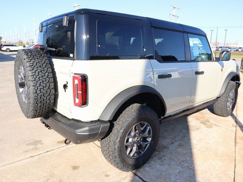 New 2025 Ford Bronco Badlands image 21
