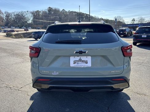 Used 2025 Chevrolet Trax ACTIV image 6