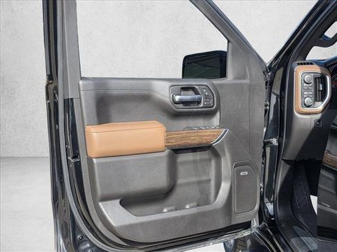 Used 2019 Chevrolet Silverado 1500 High Country image 12