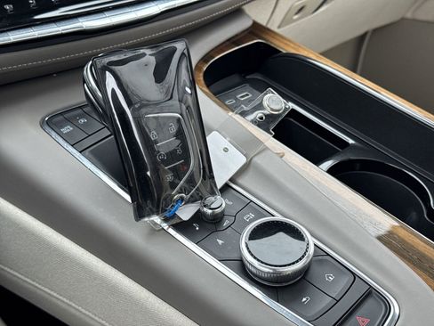 Used 2023 Cadillac Escalade ESV Sport Platinum image 38