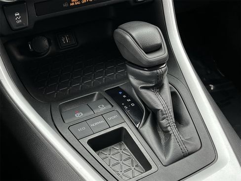 Used 2024 Toyota RAV4 XLE image 17