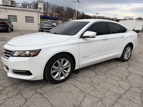 Used 2018 Chevrolet Impala LT image 3