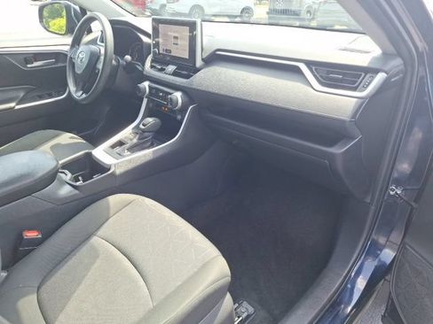 Used 2025 Toyota RAV4 XLE AWD/4WD image 21