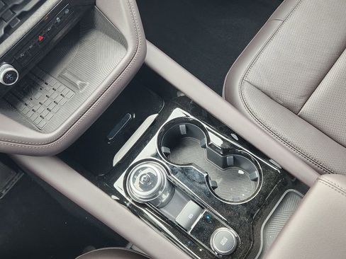 Used 2025 Ford Explorer Platinum w/ LUX Leather Package image 28