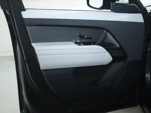 Used 2023 Land Rover Range Rover Sport SE image 32