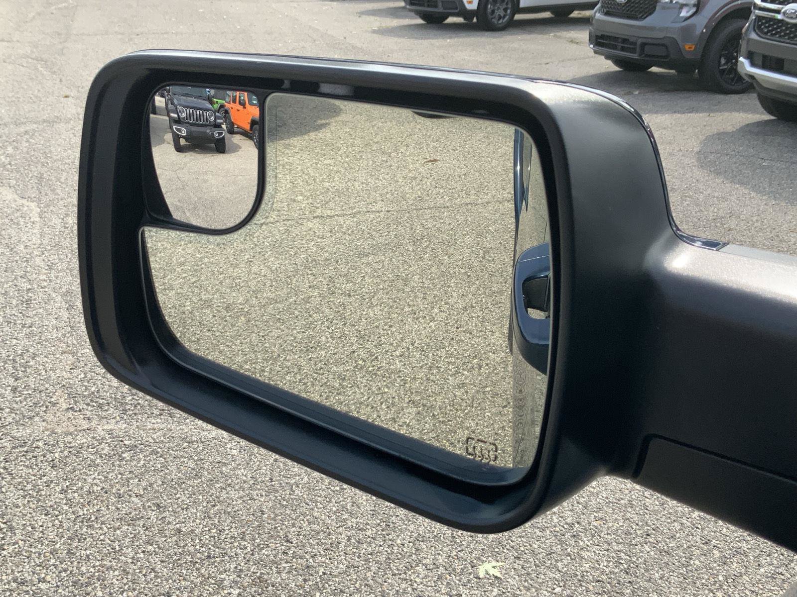 Used 2021 RAM 1500 Laramie AWD/4WD image 18
