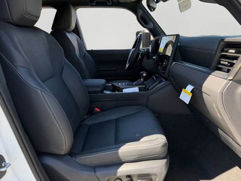 New 2026 Lexus GX 550 image 7