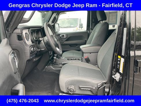 Certified 2025 Jeep Wrangler Unlimited Sahara AWD/4WD image 46