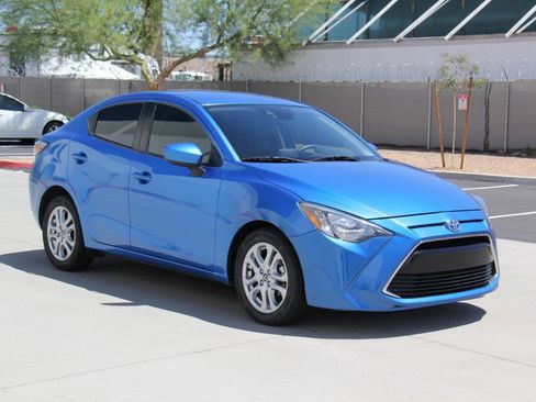 Used 2018 Toyota Yaris iA FWD image 3
