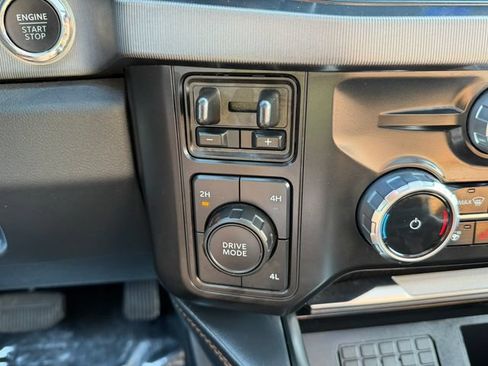 Used 2024 Ford F450 Platinum w/ FX4 Off-Road Package AWD/4WD image 25
