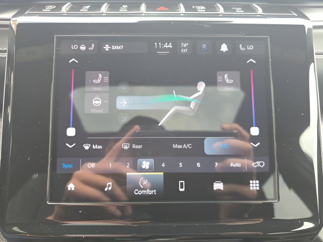 Certified 2024 Jeep Grand Cherokee Altitude AWD/4WD image 20