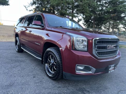 Used 2019 GMC Yukon XL SLT w/ Open Road Package AWD/4WD image 3