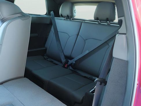 New 2024 VinFast VF 9 Plus image 18